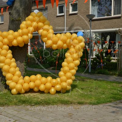 Straatversiering Koningsdag (apr. 2014)