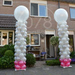 ballonpilaar-zilver-parelmoer-fuchsia.JPG